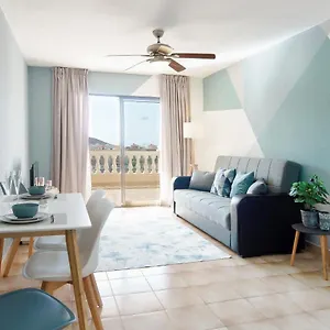 Great View, Heated Pool, Cool Design - Castle Harbour In Cristianos Los Cristianos (Tenerife)